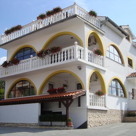 Villa Flora مالينسكا المظهر الخارجي الصورة