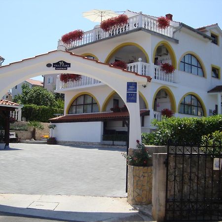 Villa Flora مالينسكا المظهر الخارجي الصورة