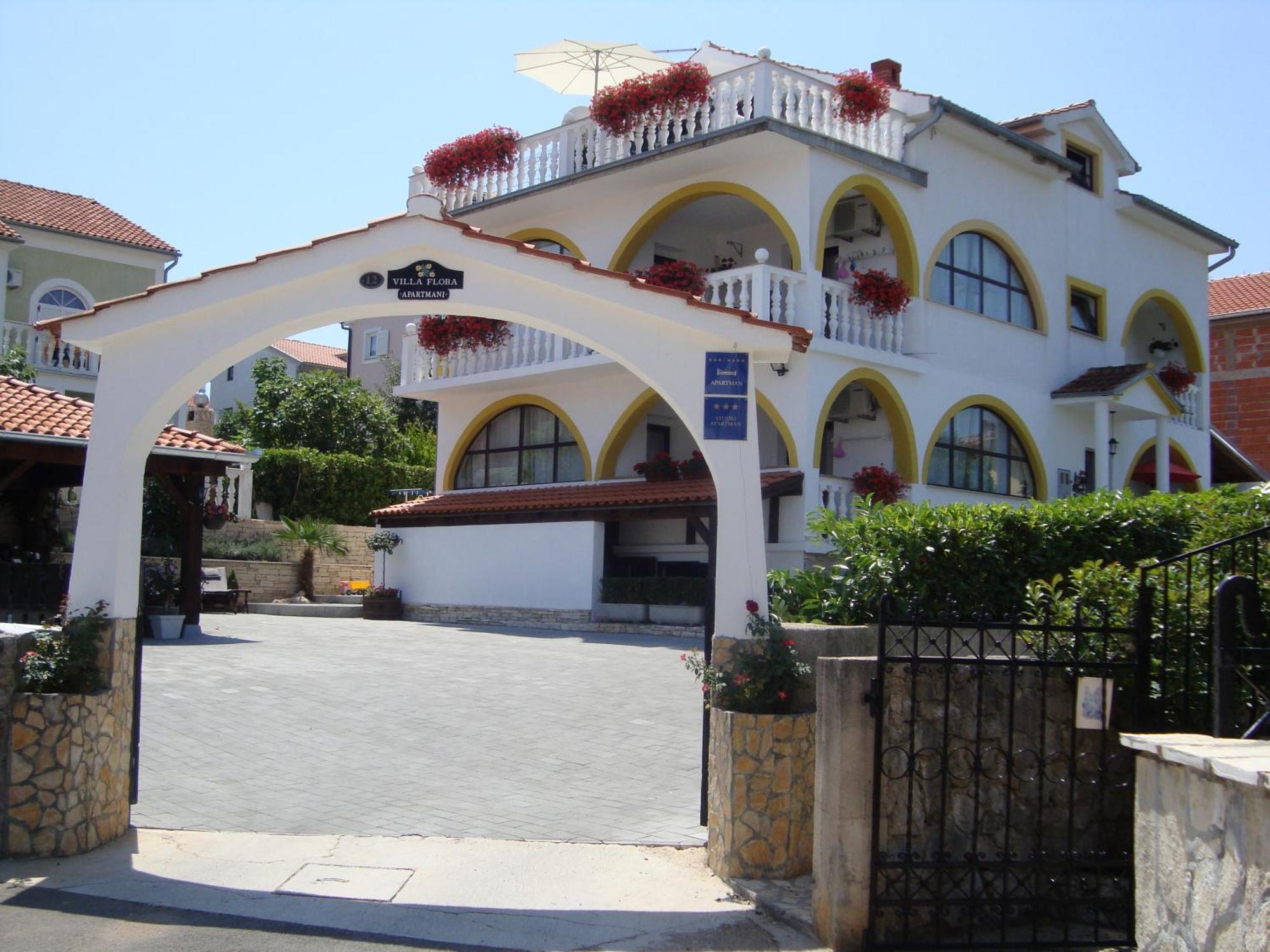 Villa Flora مالينسكا المظهر الخارجي الصورة
